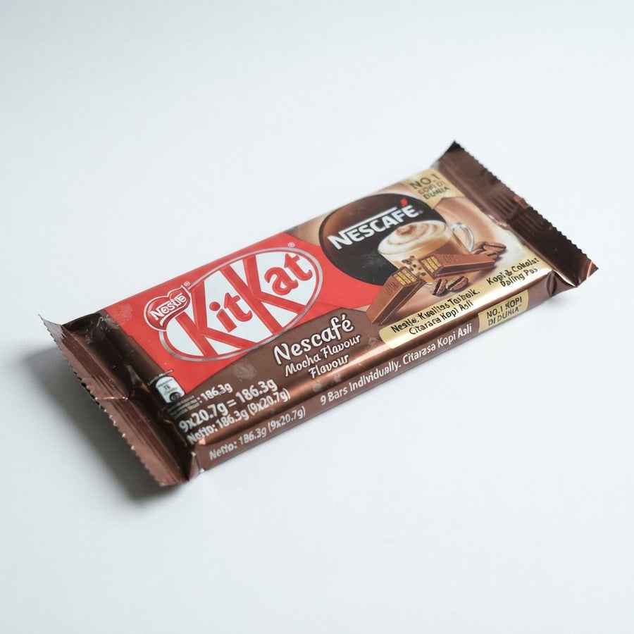 KitKat Nescafé Mocha Flavour (9x20.7g = 186.3g) — front of pack at Exotic Snaxx Chicago
