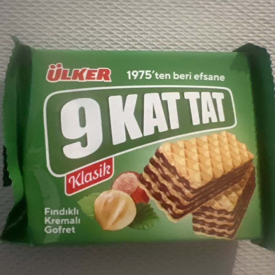 Ülker 9 Kat Tat Classic Hazelnut Cream Wafer (Turkey) — front of pack at Exotic Snaxx Chicago