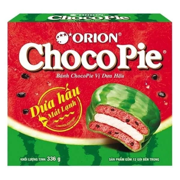 Orino Choco Pie Watermelon Chocopie Cake 12 Individually Wrappep Vietnam — front of pack at Exotic Snaxx Chicago