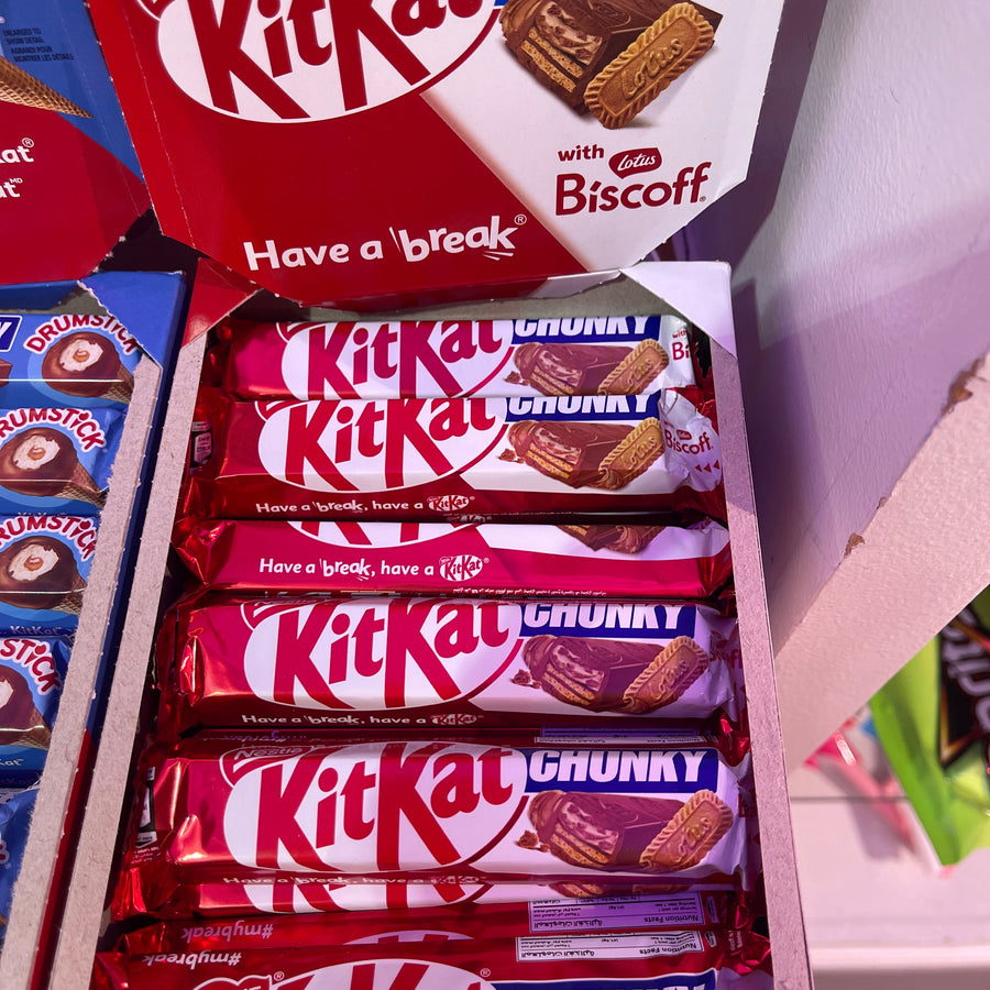 KitKat Chunky Lotus Biscoff ( Dubai ) — front of pack at Exotic Snaxx Chicago