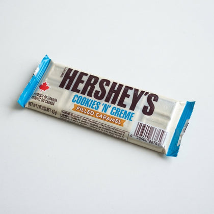 Hershey's Cookies 'N' Creme Filled Caramel (Canada) — Canada at Exotic Snaxx Chicago