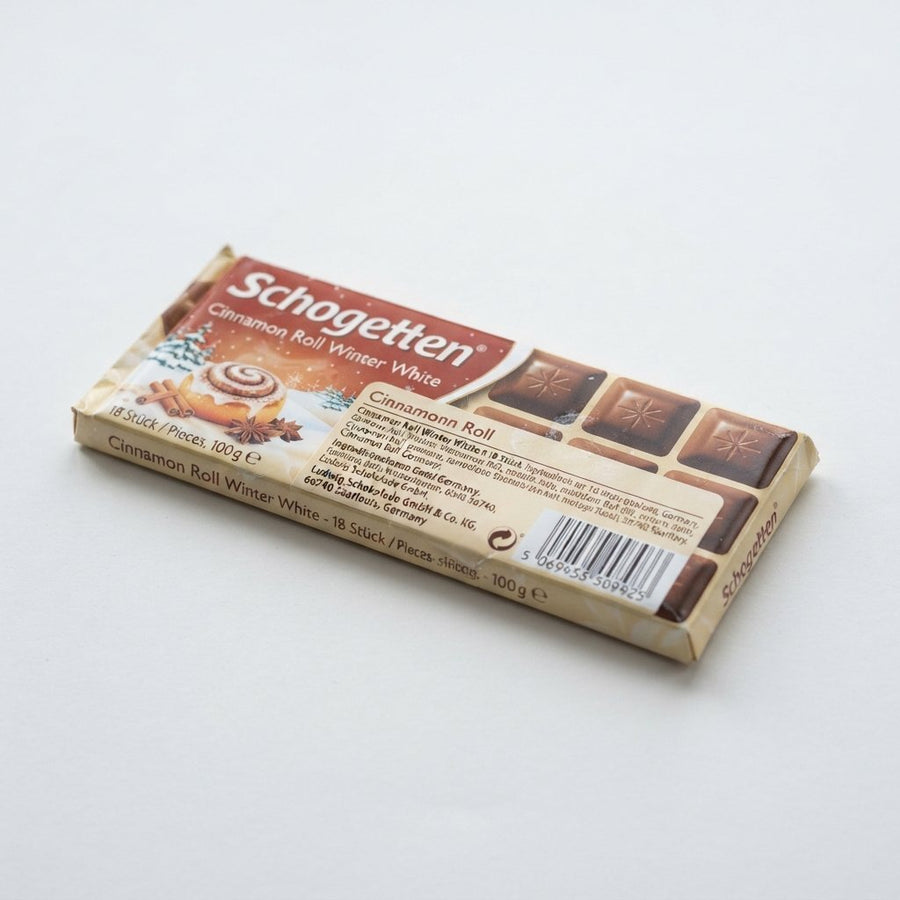 Schogetten Cinnamon Roll Winter White Germany — front of pack at Exotic Snaxx Chicago