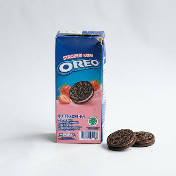Oreo Strawberry Creme Product of Indonesia