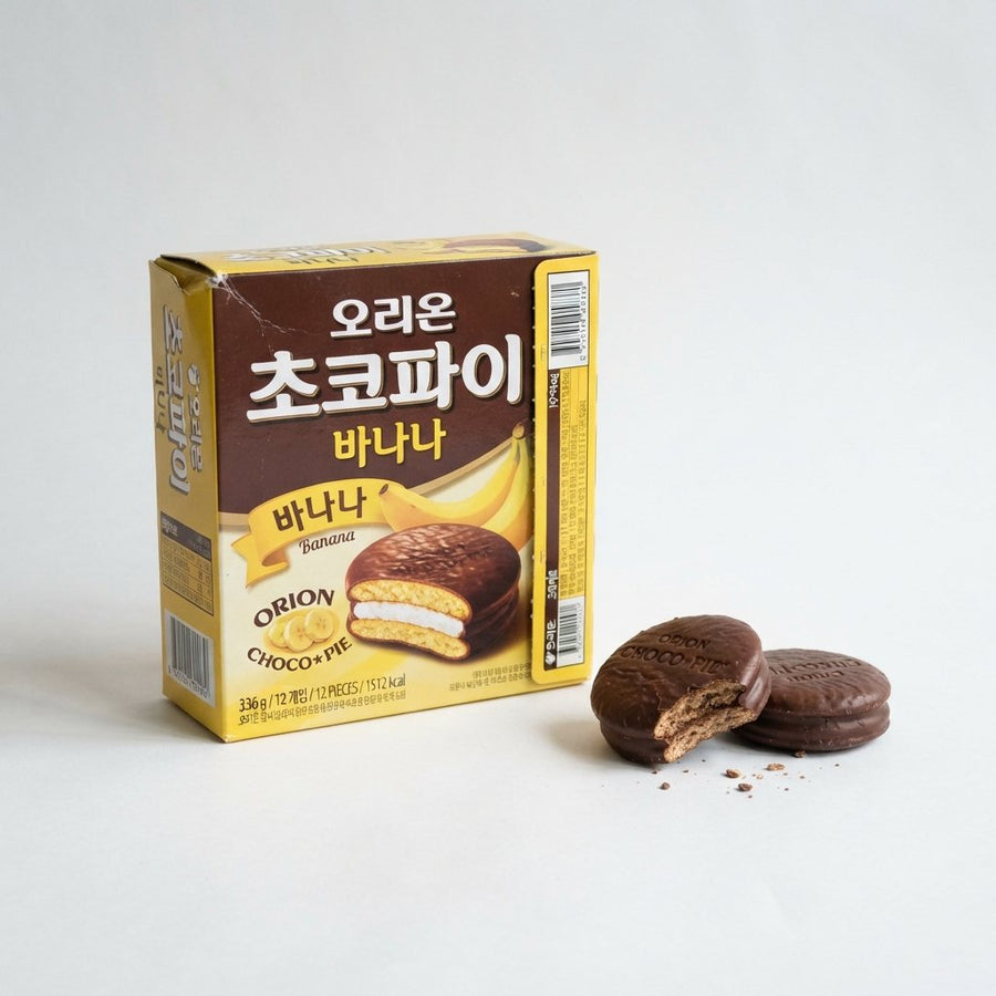 Banana Choco Pie Korea — front of pack at Exotic Snaxx Chicago