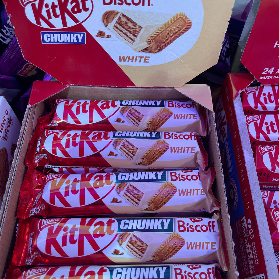 KitKat Chunky Biscoff White ( UK ) — front of pack at Exotic Snaxx Chicago