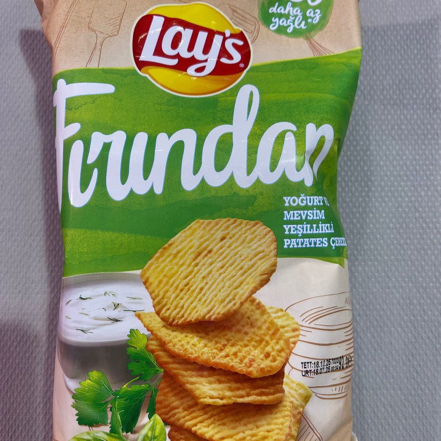 Lays Fırından Yogurt Parsley Mint (Turkey) — front of pack at Exotic Snaxx Chicago