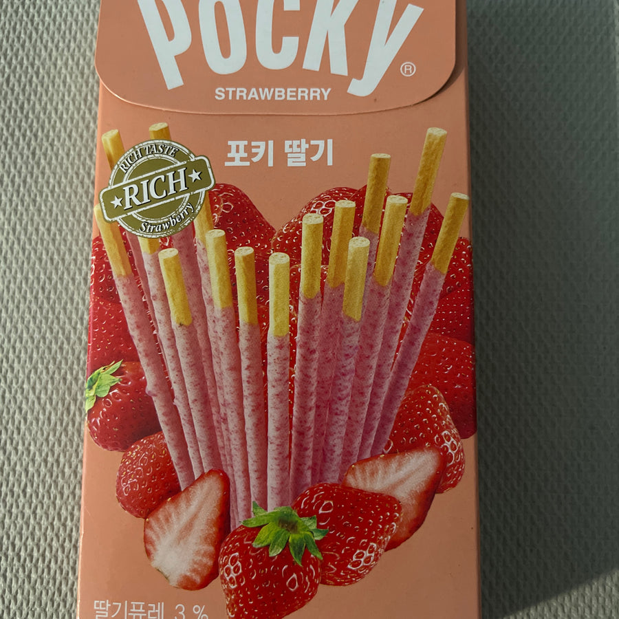 Pocky Strawberry (Korea) — front of pack at Exotic Snaxx Chicago