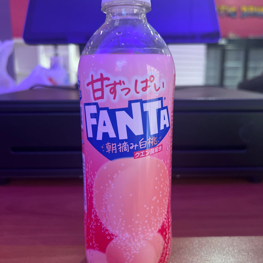Fanta White Peach (Japan) – 甘ずっぱい (Sweet & Sour) Edition — front of pack at Exotic Snaxx Chicago