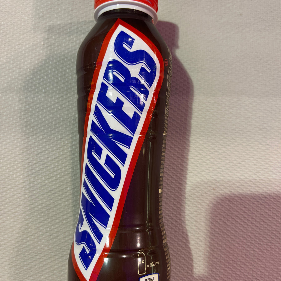Snickers Chocolate Milkshake ( UK) — front of pack at Exotic Snaxx Chicago